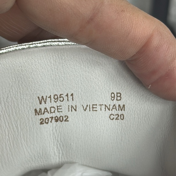 (H) Cole Haan GrandPro Rally Velcro
Sneaker size: Women's 9B - Picture 9 of 16